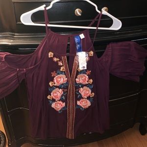 NWT Francesca’s Open Shoulder Blouse